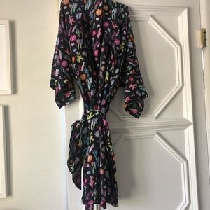 STEVIE HOWELL FLORAL ROBE AND BAG